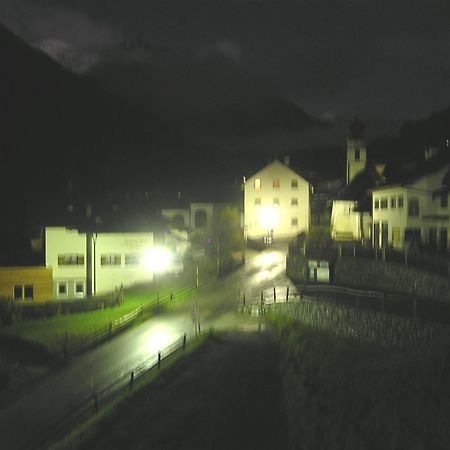 Hotel Edelweiss Malles Venosta Exterior photo