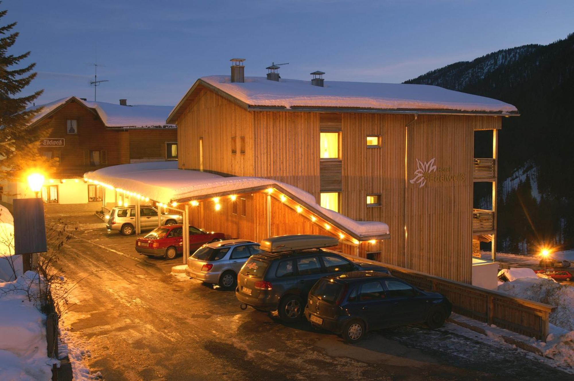 Hotel Edelweiss Malles Venosta Exterior photo