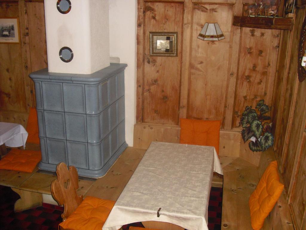 Hotel Edelweiss Malles Venosta Room photo